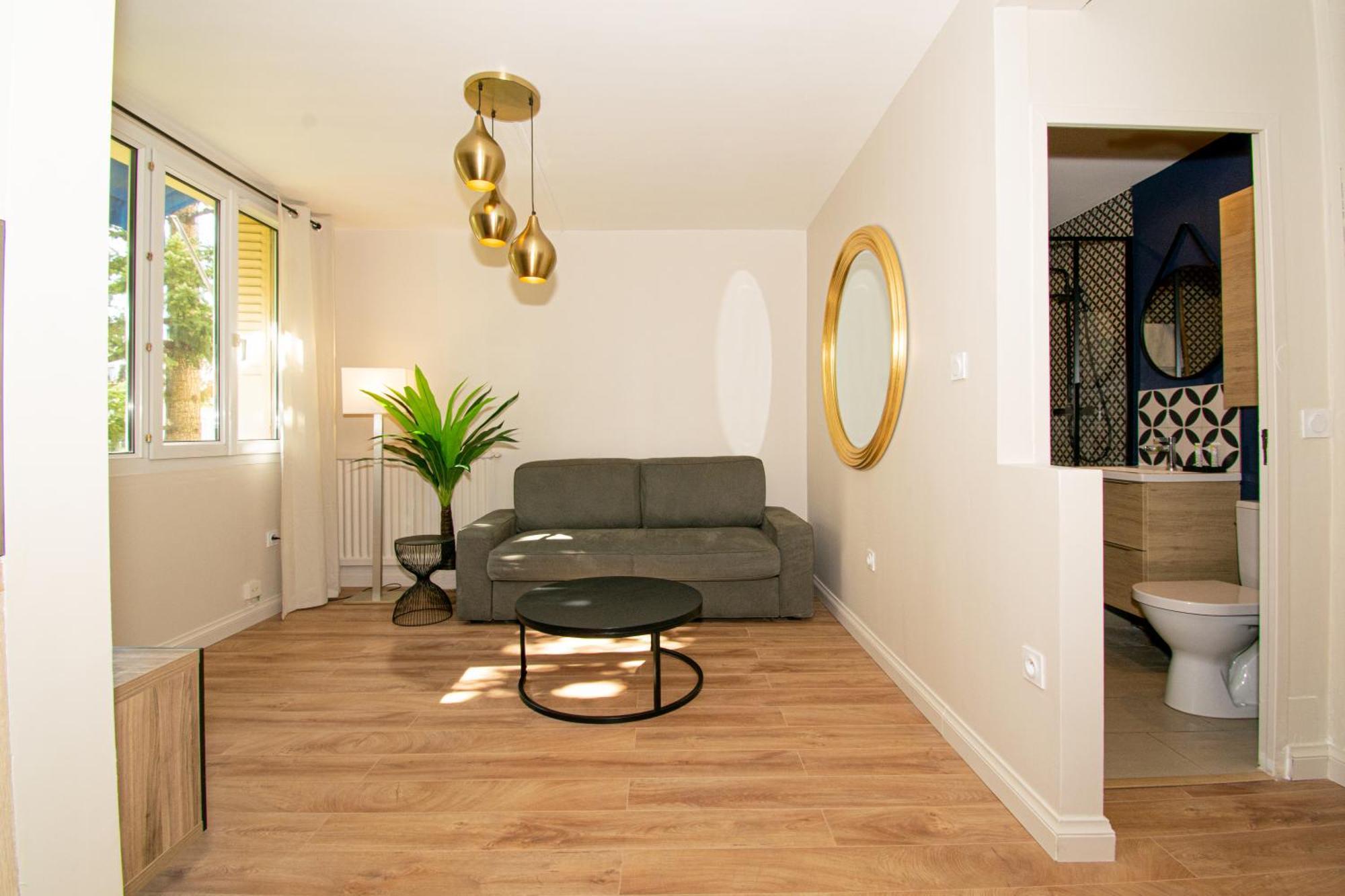 Suite Maddison Villeurbanne Exteriör bild