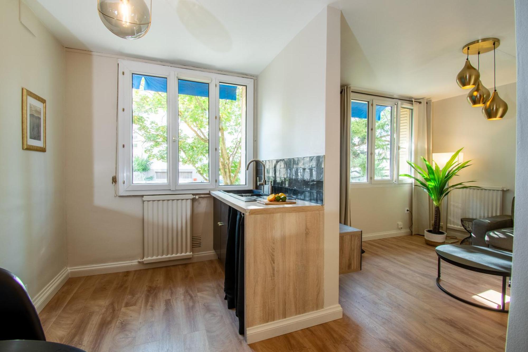 Suite Maddison Villeurbanne Exteriör bild