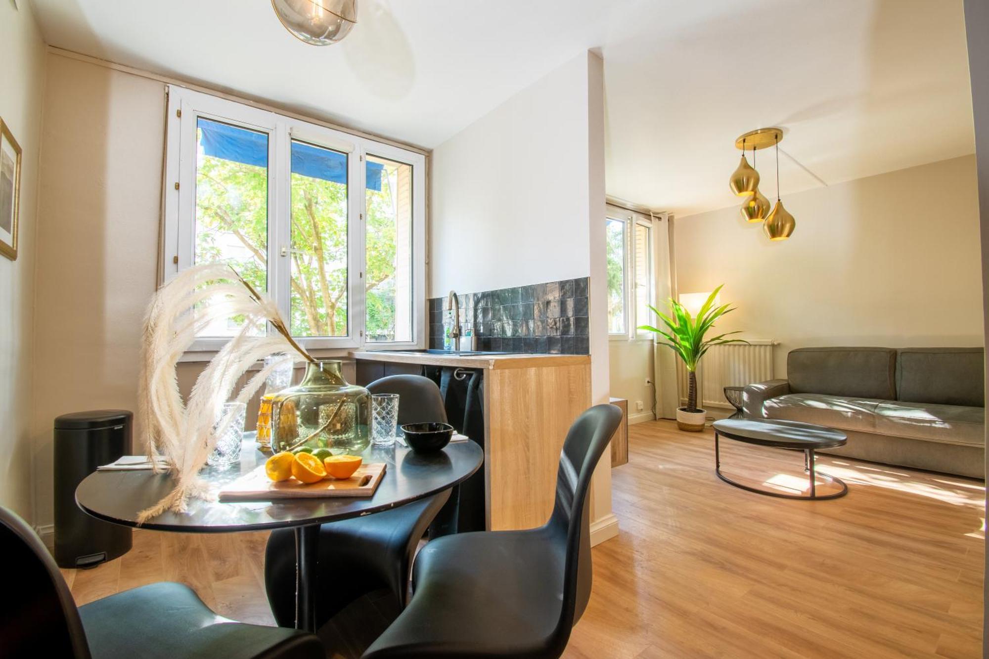 Suite Maddison Villeurbanne Exteriör bild